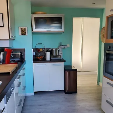 Appartement Lou 75 M2 A 300 M De La Avec Vue *