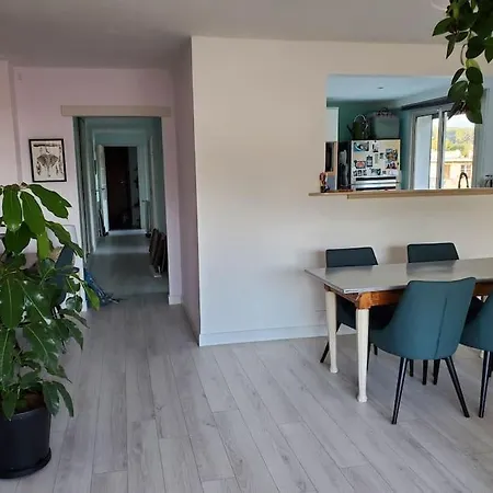 Appartement Lou 75 M2 A 300 M De La Avec Vue